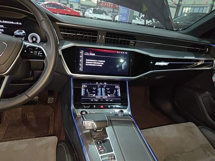 Фото 13 - Audi A6L