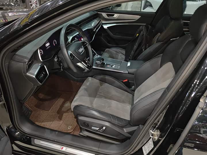 Фото 15 - Audi A6L