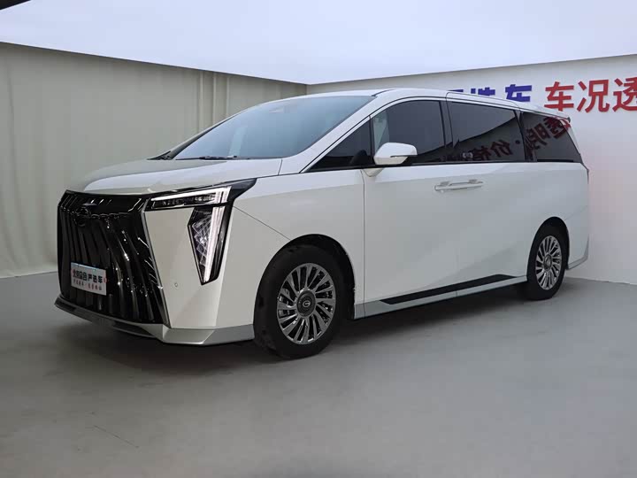 Фото 1 - GAC Trumpchi M8