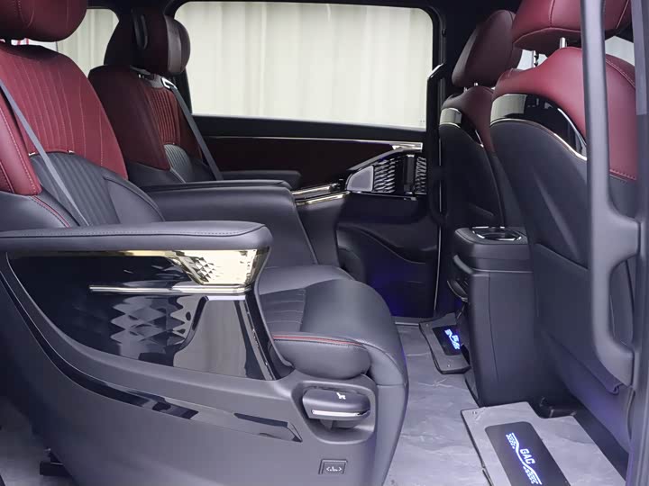 Фото 14 - GAC Trumpchi M8