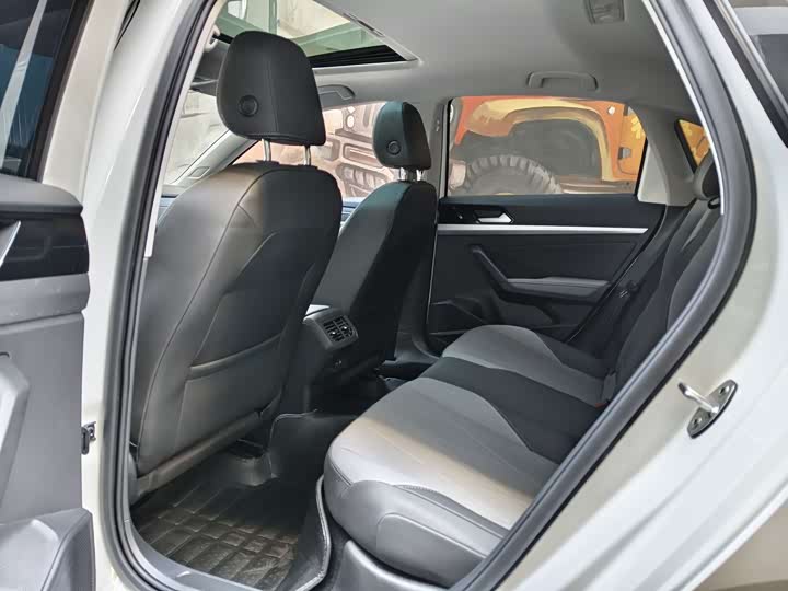 Фото 10 - Volkswagen Lavida