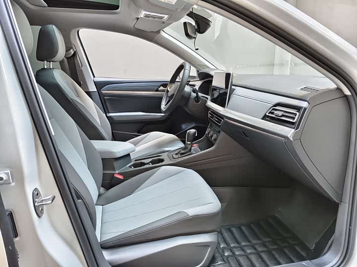 Фото 6 - Volkswagen Lavida