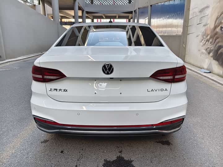 Фото 8 - Volkswagen Lavida