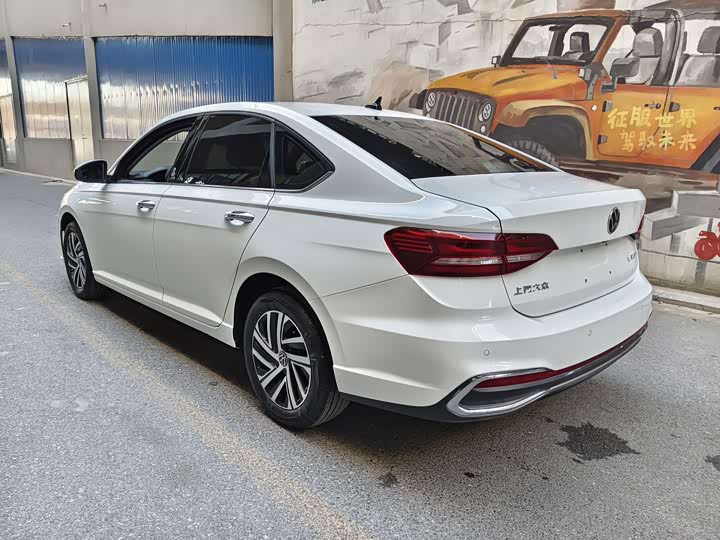 Фото 9 - Volkswagen Lavida