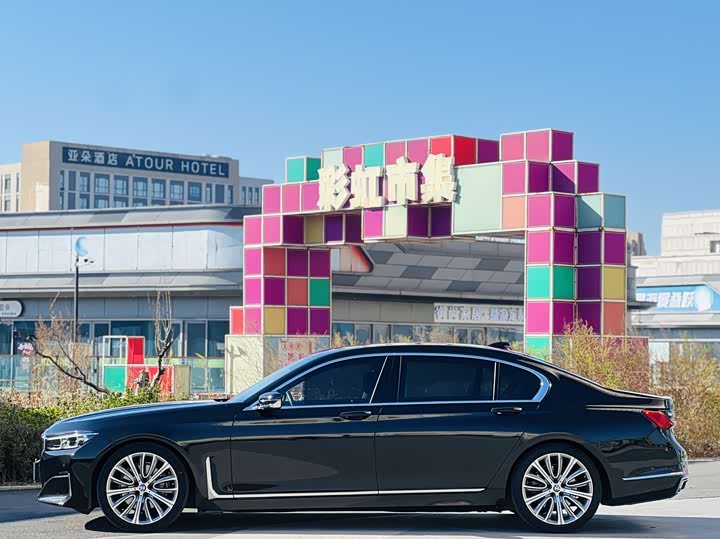 Фото 3 - BMW 7 Series