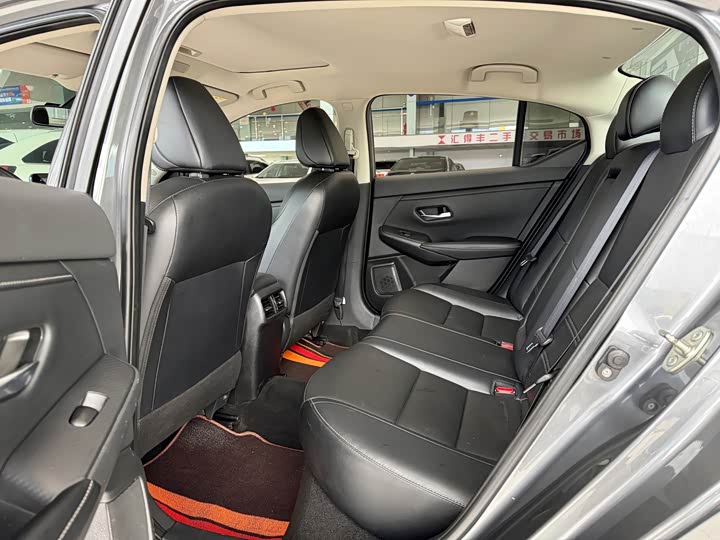 Фото 7 - Nissan Sylphy