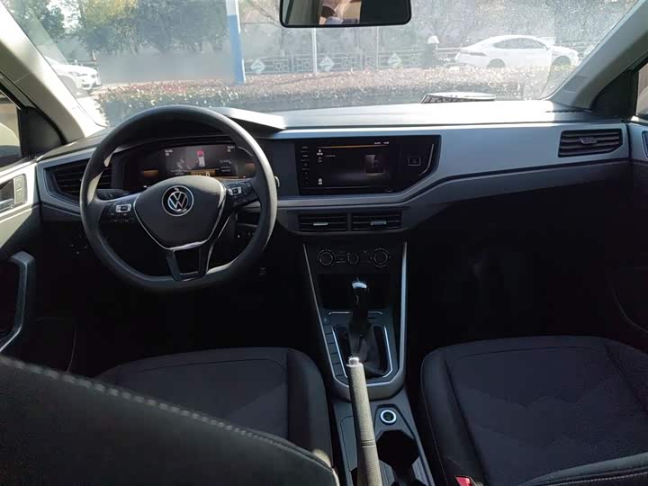 Фото 10 - Volkswagen Polo