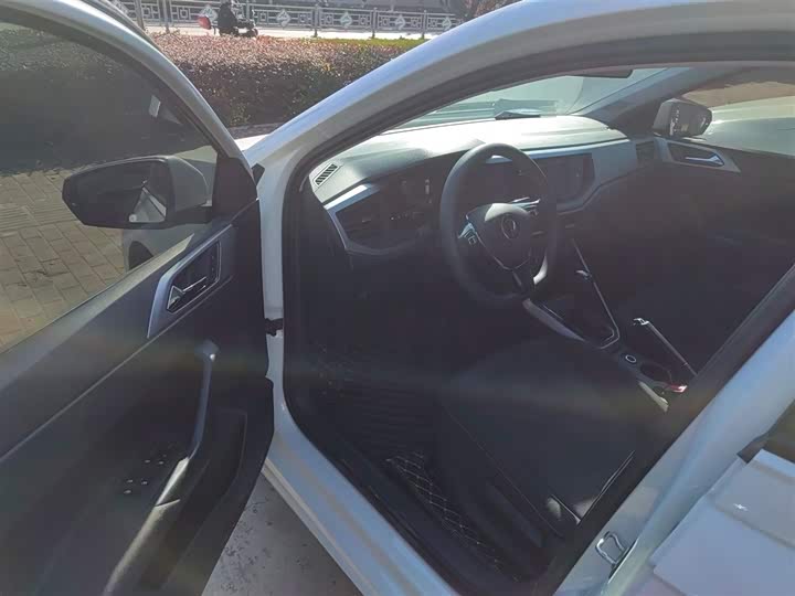 Фото 16 - Volkswagen Polo