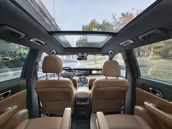 Фото 7 - LiXiang One