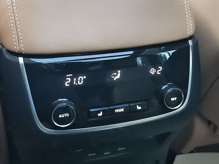 Фото 8 - LiXiang One