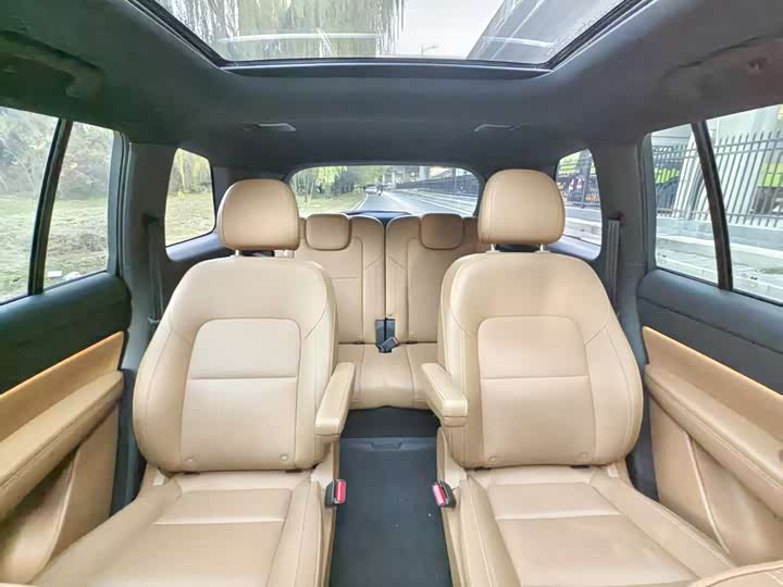 Фото 9 - LiXiang One