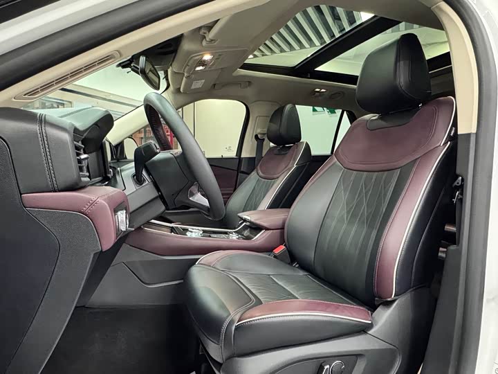 Фото 6 - Ford Explorer