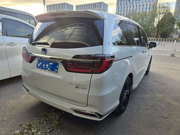 Фото 11 - Honda Odyssey