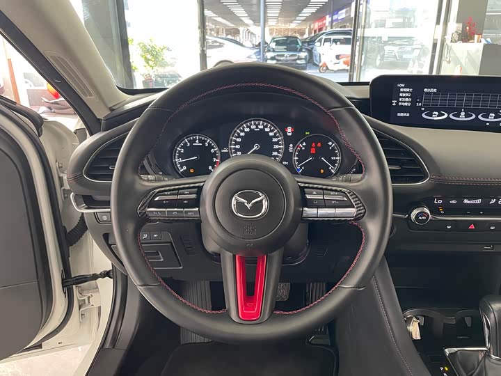 Фото 9 - Mazda 3 (Axela)