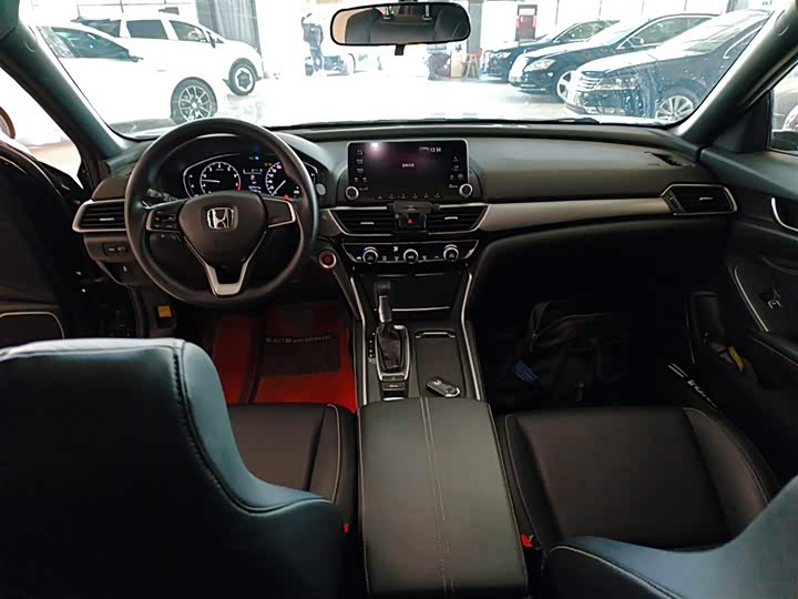 Фото 10 - Honda Inspire