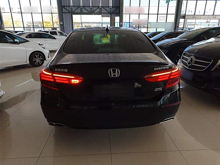 Фото 6 - Honda Inspire