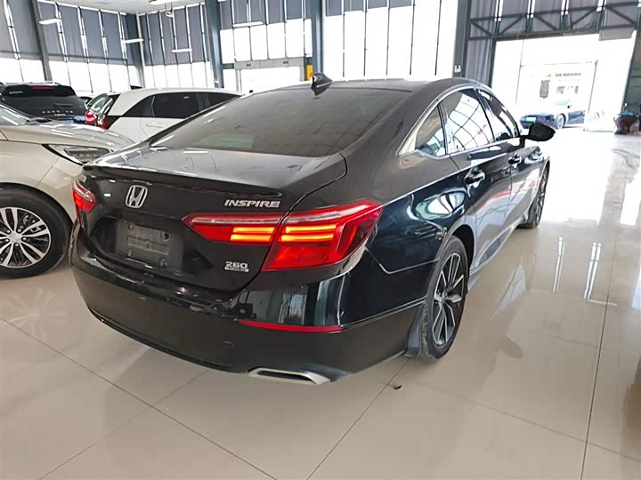 Фото 7 - Honda Inspire