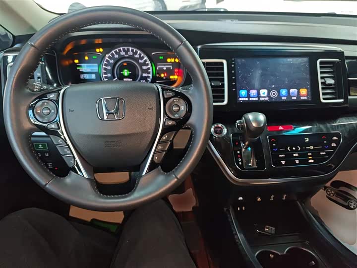 Фото 10 - Honda Elysion