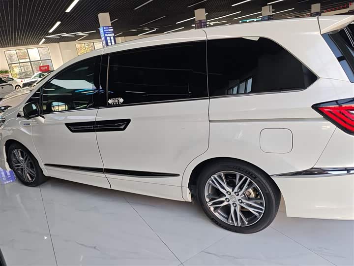 Фото 5 - Honda Elysion