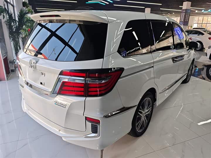 Фото 7 - Honda Elysion