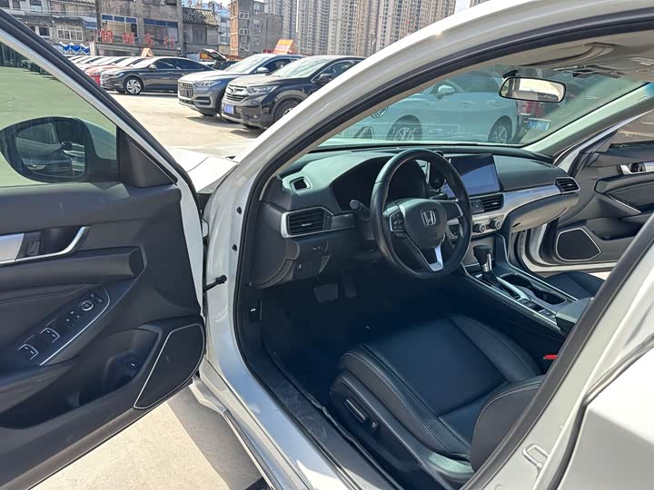 Фото 7 - Honda Accord