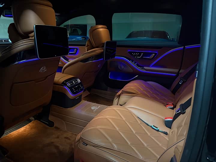 Фото 8 - Mercedes-Benz Maybach S-Class