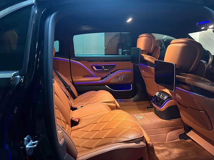 Фото 9 - Mercedes-Benz Maybach S-Class