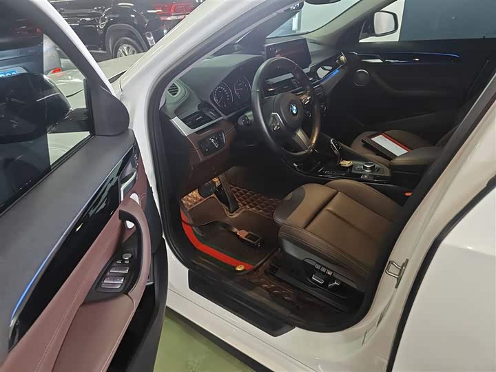 Фото 16 - BMW X2