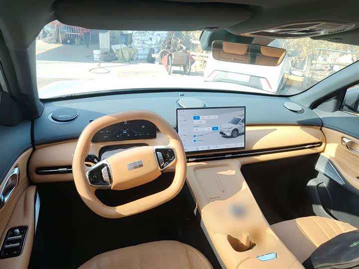 Фото 10 - Geely Galaxy Starship 7