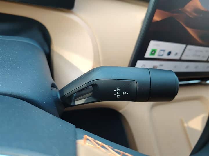 Фото 14 - Geely Galaxy Starship 7