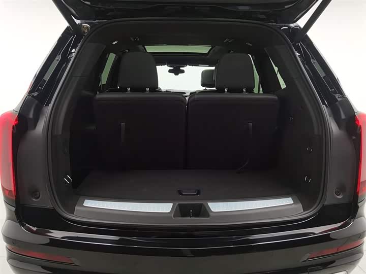 Фото 16 - Cadillac XT6