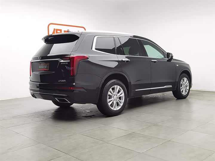 Фото 2 - Cadillac XT6