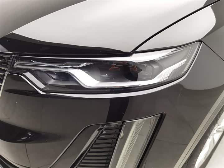 Фото 7 - Cadillac XT6