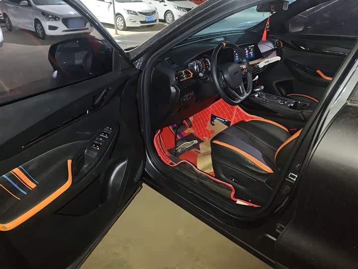 Фото 16 - Changan Oshan X5