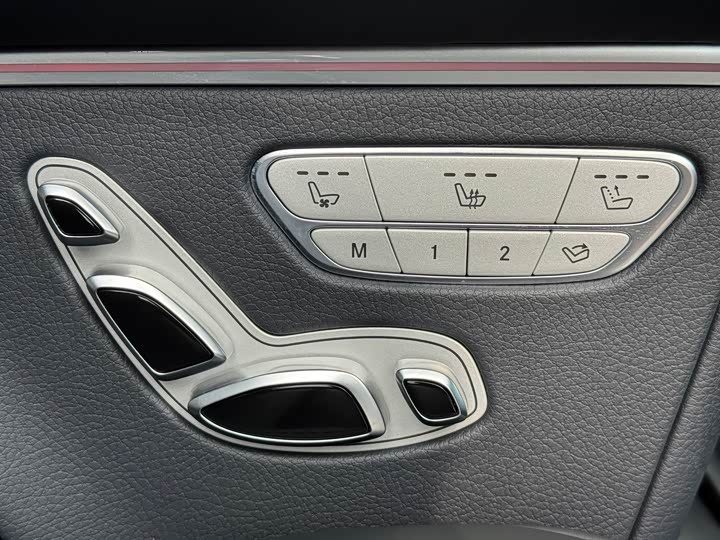 Фото 15 - Mercedes-Benz V-Class