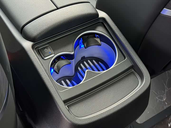 Фото 16 - Mercedes-Benz V-Class