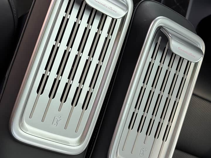 Фото 19 - Mercedes-Benz V-Class