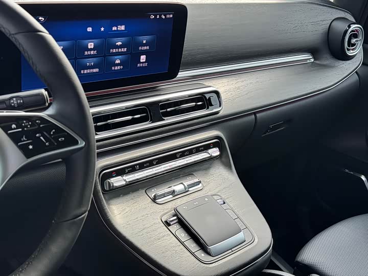 Фото 20 - Mercedes-Benz V-Class