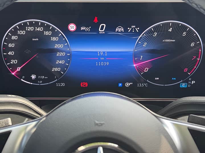 Фото 21 - Mercedes-Benz V-Class