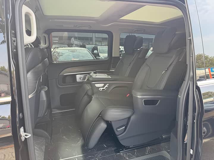 Фото 6 - Mercedes-Benz V-Class