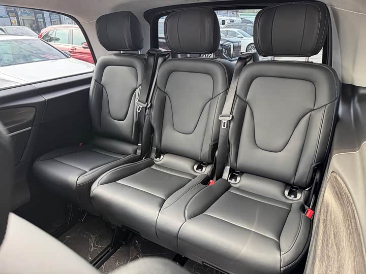 Фото 8 - Mercedes-Benz V-Class