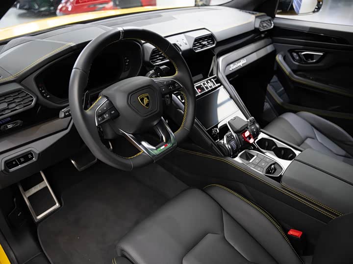 Фото 4 - Lamborghini Urus