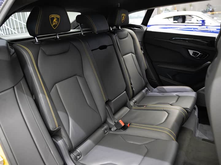 Фото 8 - Lamborghini Urus