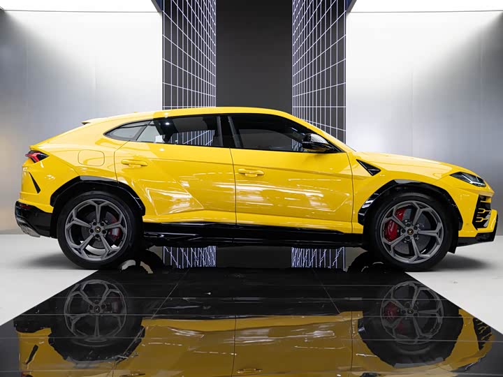 Фото 9 - Lamborghini Urus