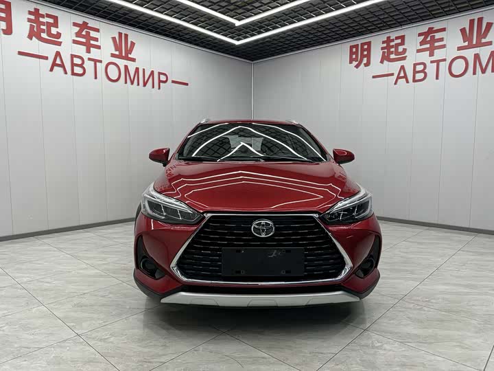 Фото 3 - Toyota Yaris L Hatchback