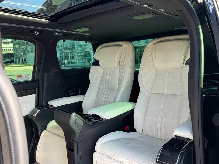 Фото 12 - Lexus LM