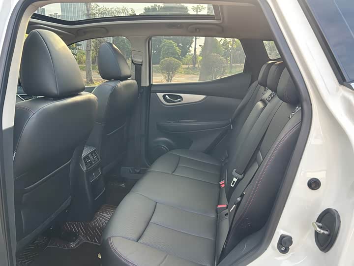 Фото 10 - Nissan Qashqai