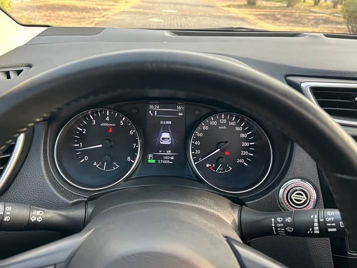 Фото 13 - Nissan Qashqai