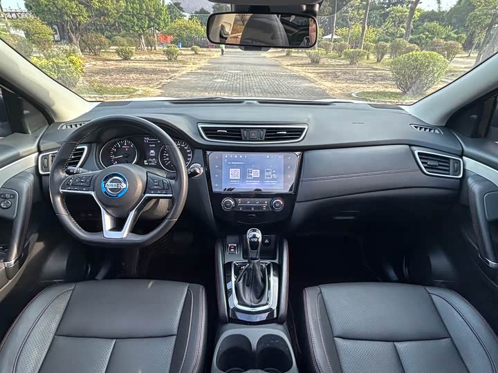Фото 9 - Nissan Qashqai