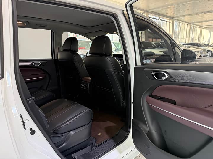 Фото 10 - GAC Trumpchi M6